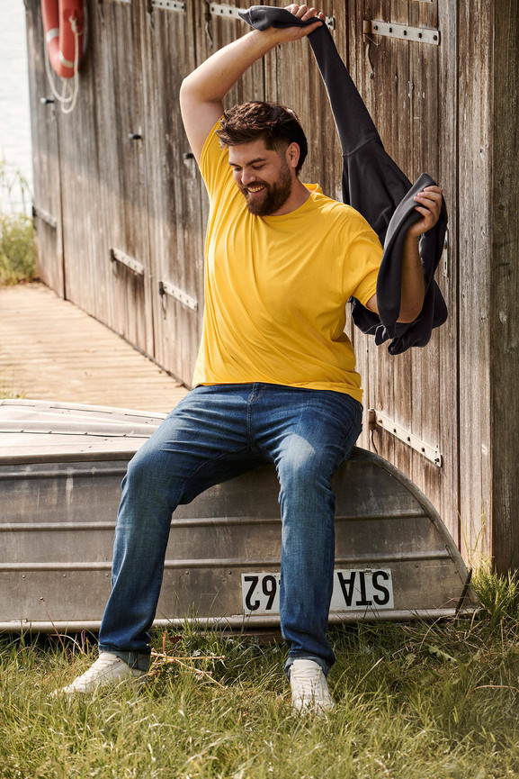 Żółta koszulka męska z czesanej bawełny Iconic rękawem Fruit of the Loom