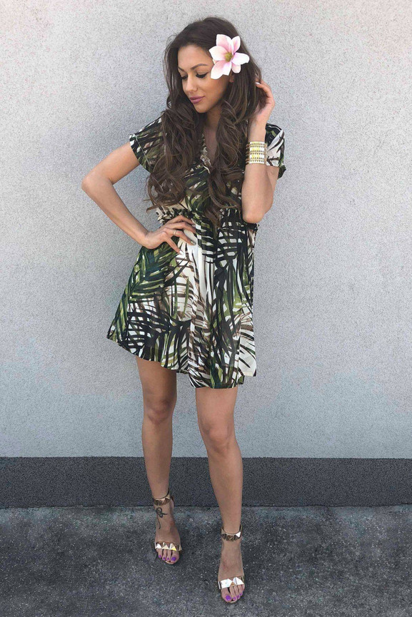 Sukienka Cocomore Boutqe z motywem roślinnym beżowo zielona