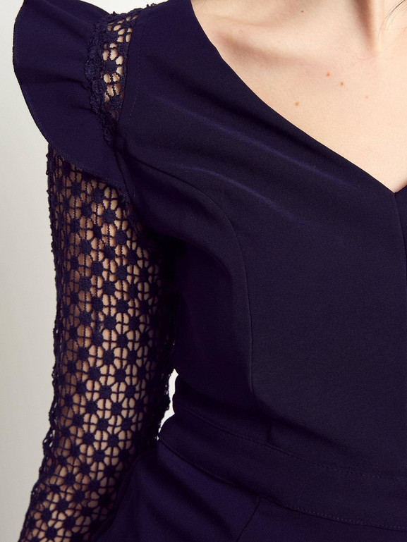 Sukienka ołówkowa z ażurowymi rękawami granatowa