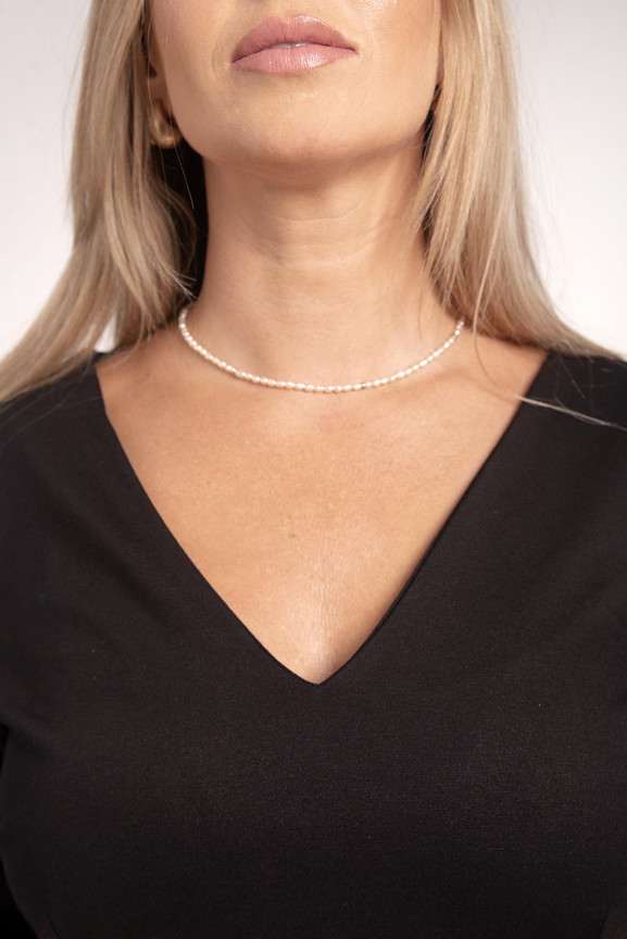 Czarna sukienka w serek mi...mi