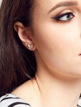 Kolczyki z emaliowanym motylem białe