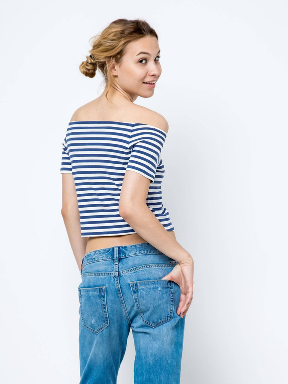 Bluzka krótka z dekoltem carmen biała w granatowe paski