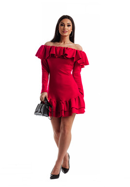 Różowa sukienka z dekoracyjną falbaną przy dekolcie La Diva