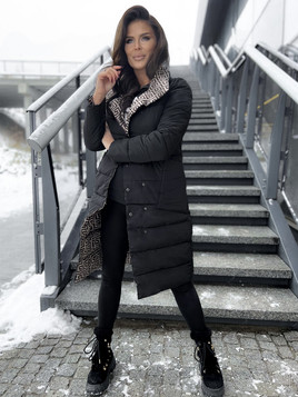 Czarna kurtka dwurzędowa wysoka stójka Yups