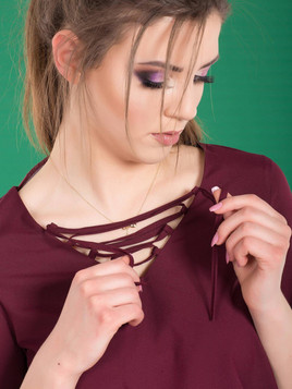 Bluzka ze sznurowanym dekoltem fioletowa