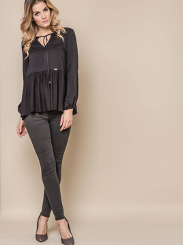 Bluzka ONE z szeroką falbaną czarna