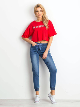 Bluzka cropped z nadrukiem tekstowym czerwona