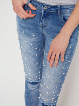 Jeansy z denimu zdobione perełkami i dżetami niebieskie