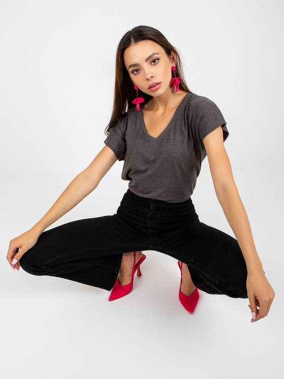 Ciemnoszary bawełniany t-shirt w serek BASIC