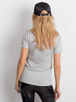 Bluzka z dekoltem w serek zdobiona koronką szara