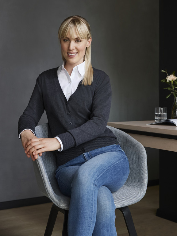 Antracytowy kardigan damski w szpic Russell