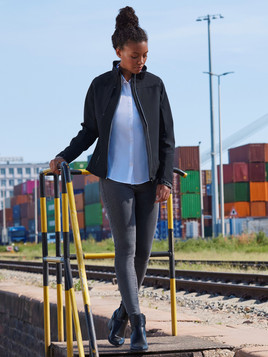 Czarna kurtka damska Bionic Softshell Jacket Russell