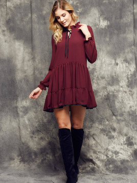 Sukienka Cocomore Boutiqe ze stójką i marszczeniami bordowa