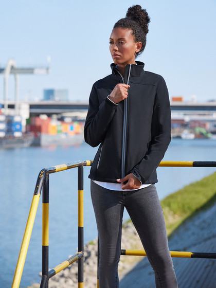 Czarna kurtka damska Bionic Softshell Jacket Russell